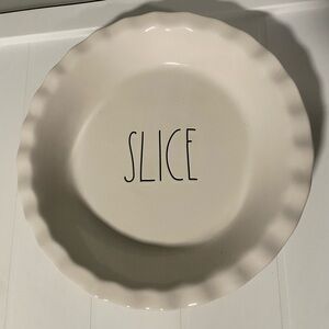 RAE DUNN “SLICE” Pie Dish